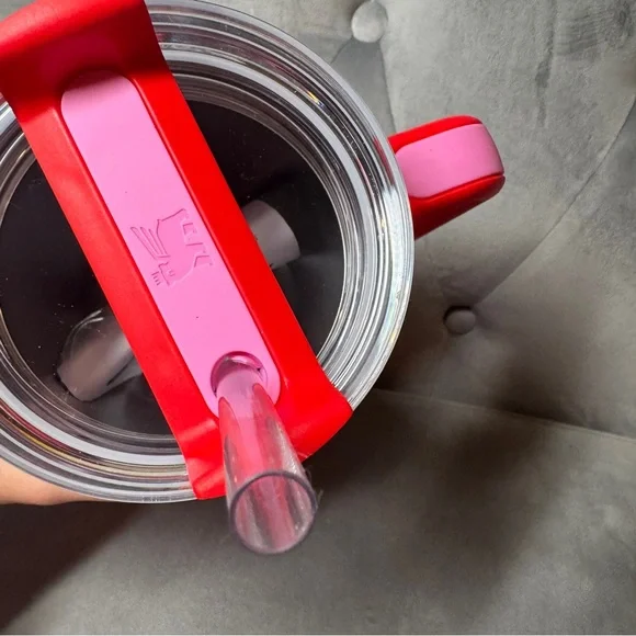 Stanley Target‎ Exclusive Valentine’s Day 2025 ruby Hearts 40oz Tumbler - Picture 6 of 7